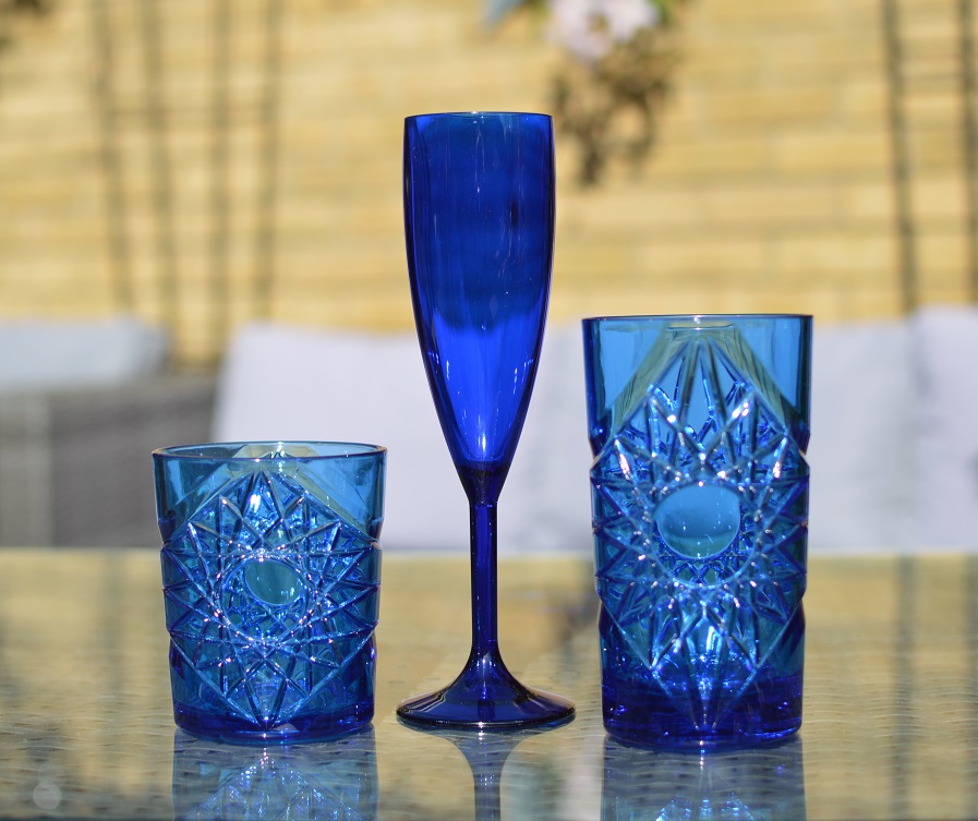 blue plastic goblets